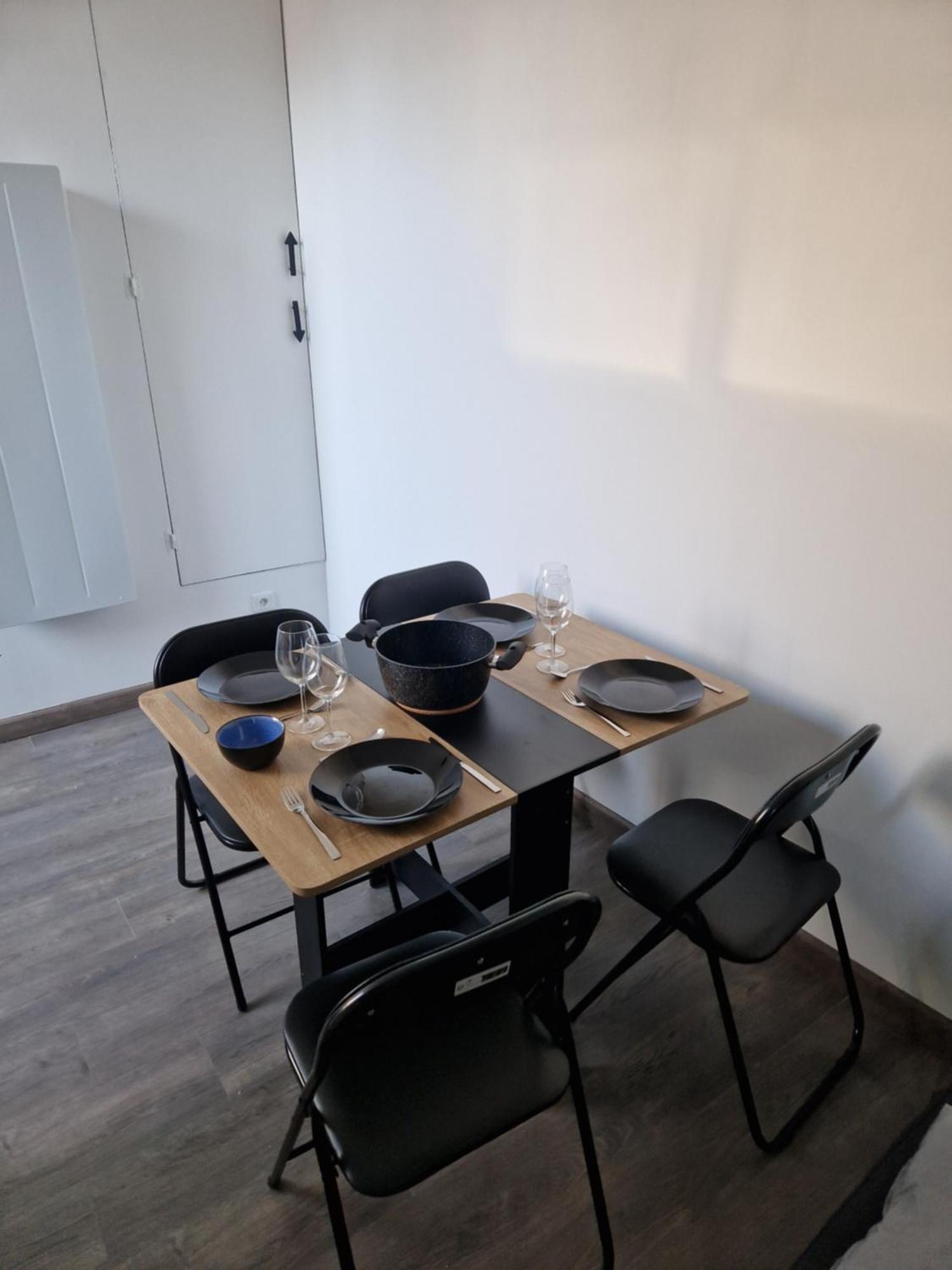 Les Appartements De Romain Et Julien Dijon Bagian luar foto
